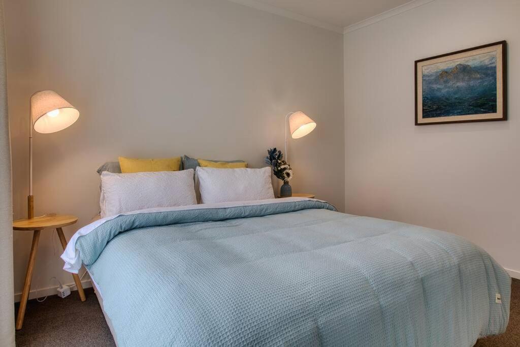 Cozy Retreat On Serene Street Hamilton Exteriör bild